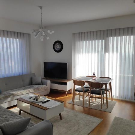 Luxury Sky View Apartment Pristina Buitenkant foto