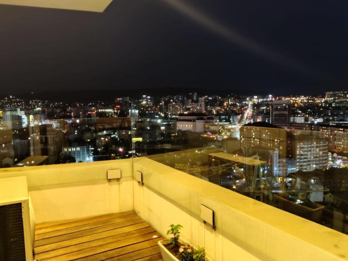 Luxury Sky View Apartment Pristina Buitenkant foto