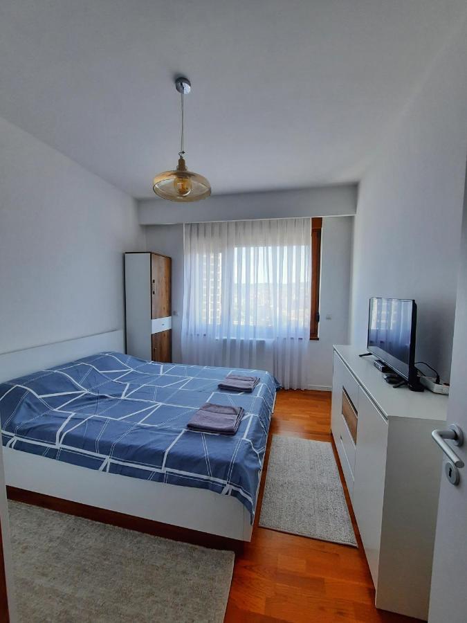 Luxury Sky View Apartment Pristina Buitenkant foto