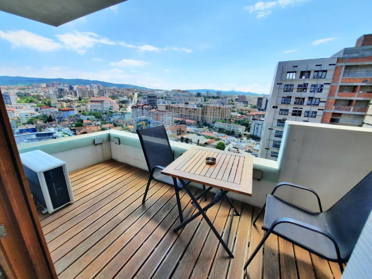 Luxury Sky View Apartment Pristina Buitenkant foto
