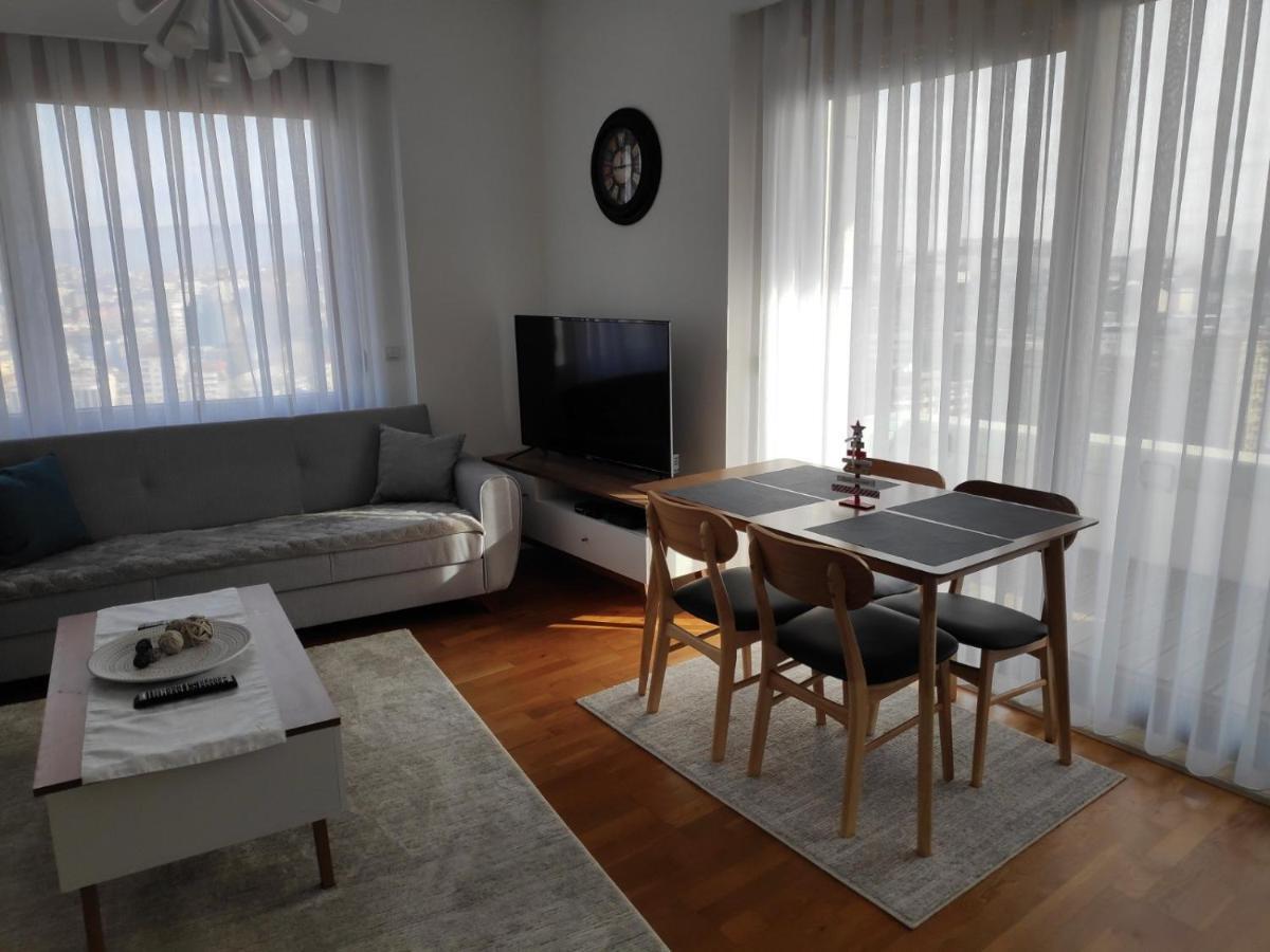 Luxury Sky View Apartment Pristina Buitenkant foto